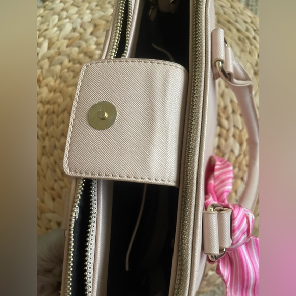 Cute Pink Hue Structured Purse 👛 Classic Style medium size - Picture 11 of 16